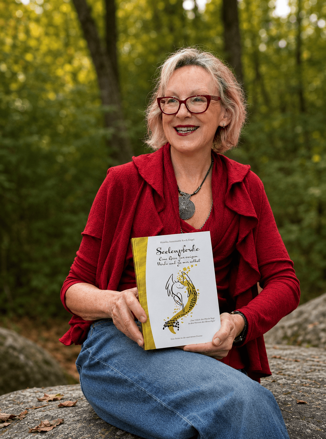 Monika Koch-Engel mit_Buch